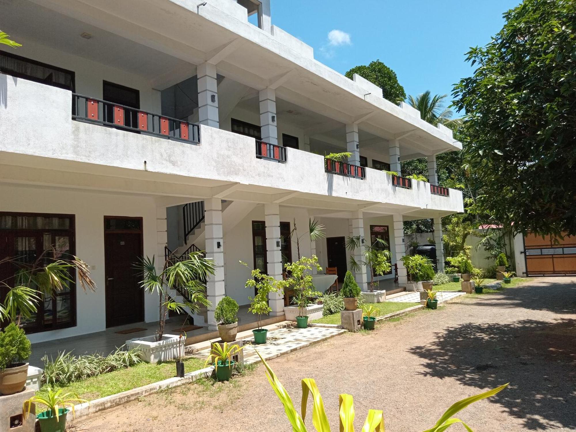Airport Grand Holiday Home Katunayaka Ngoại thất bức ảnh